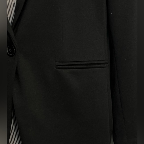 Forever 21 Black blazer - Picture 4 of 7